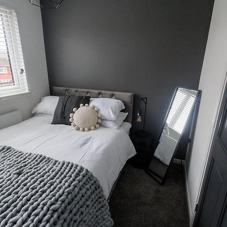 Uber Stylish 3 Bedroom Home Off Road Parking Near Town Centre And Bike Park Wales 梅瑟蒂德菲尔 外观 照片