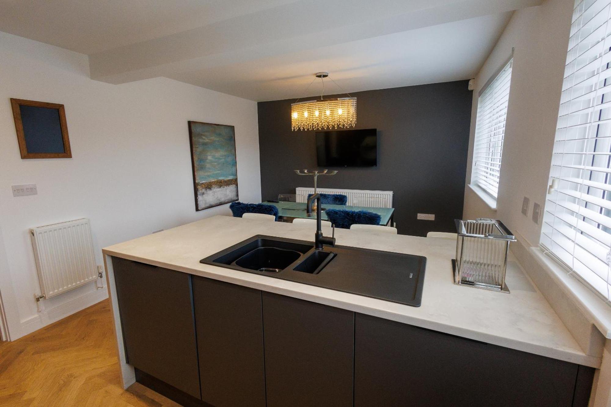Uber Stylish 3 Bedroom Home Off Road Parking Near Town Centre And Bike Park Wales 梅瑟蒂德菲尔 外观 照片