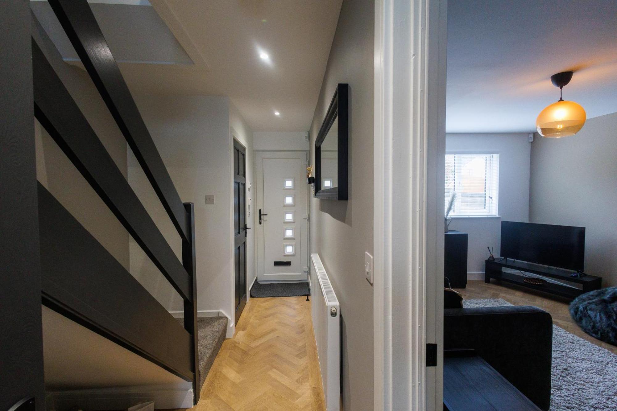 Uber Stylish 3 Bedroom Home Off Road Parking Near Town Centre And Bike Park Wales 梅瑟蒂德菲尔 外观 照片