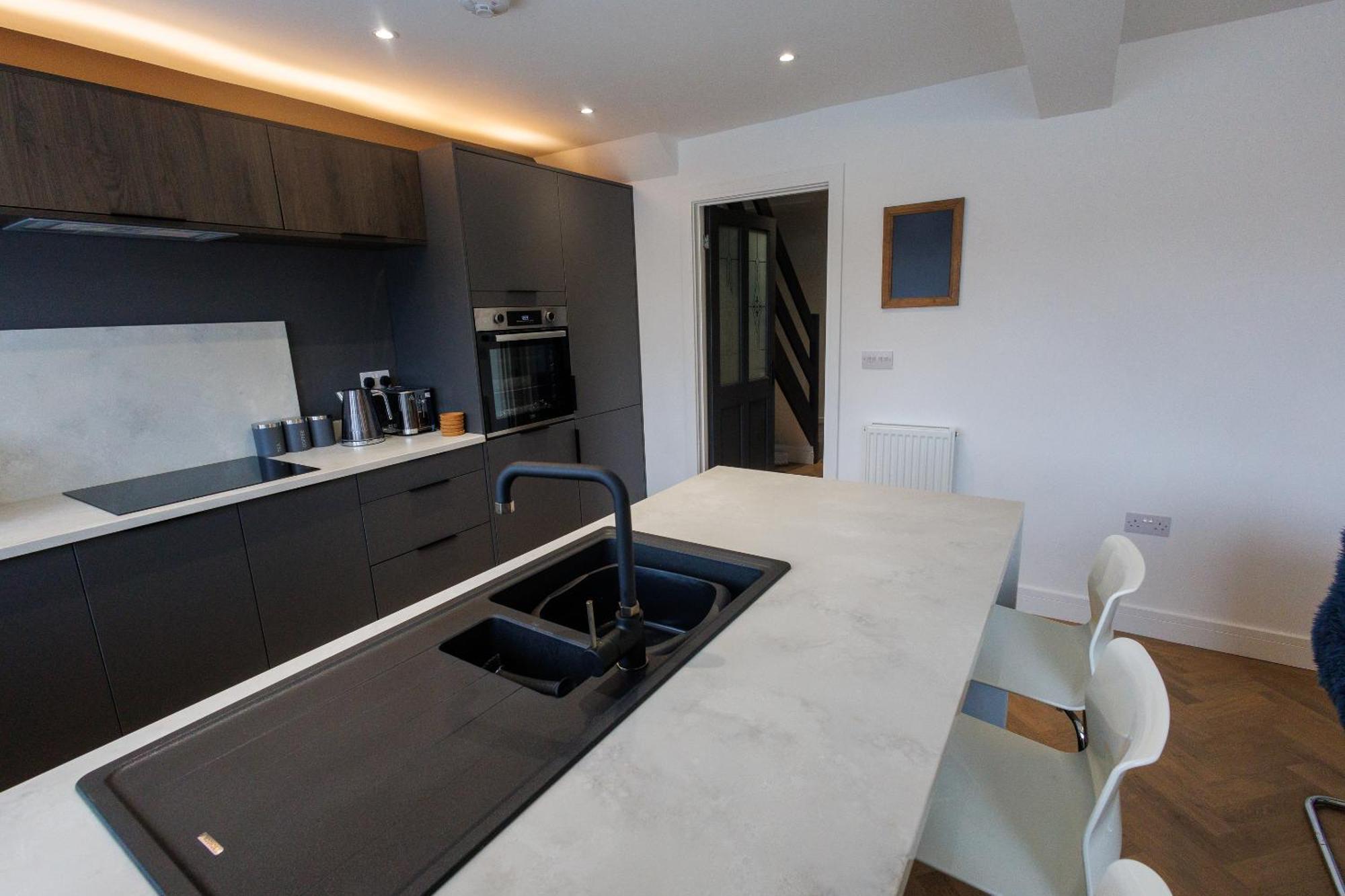Uber Stylish 3 Bedroom Home Off Road Parking Near Town Centre And Bike Park Wales 梅瑟蒂德菲尔 外观 照片